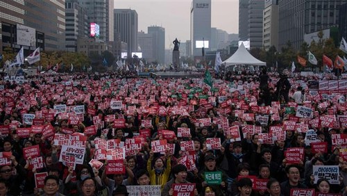 South Korean government calls on demonstrators to respect law - ảnh 1